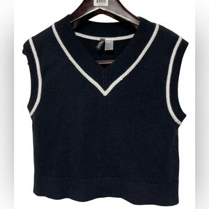 H&M V-Neck Sweater Vest In Women’sSize XS